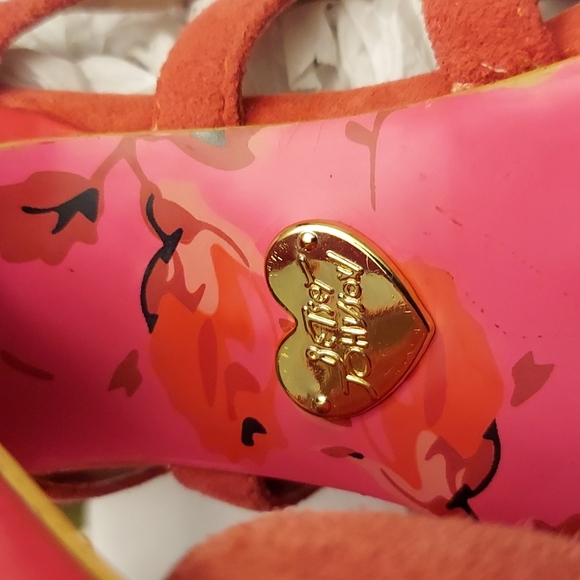 Betsey Johnson pink suede heels 👠 - Picture 6 of 12